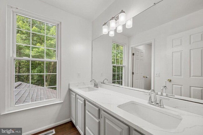 Building Photo - 2985 Marsh Hawk Dr