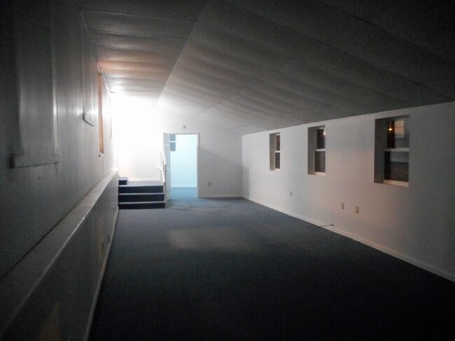 Building Photo - 820 Oakdale Rd