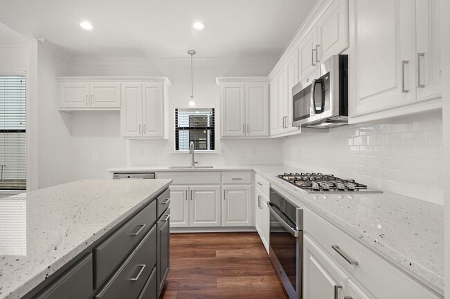 Building Photo - Beautiful 4 bedroom home in Settlement at Shoe Creek