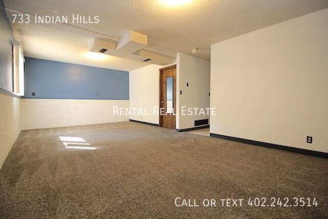Building Photo - 733 Indian Hills Dr