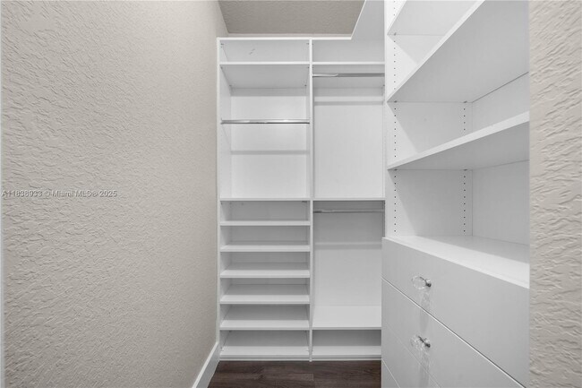 Building Photo - 8555 NW 111th Ct