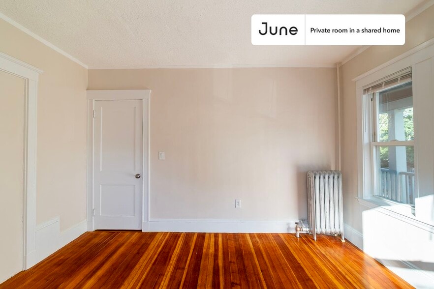 Building Photo - Room in Shared 6 bed/2 bath home