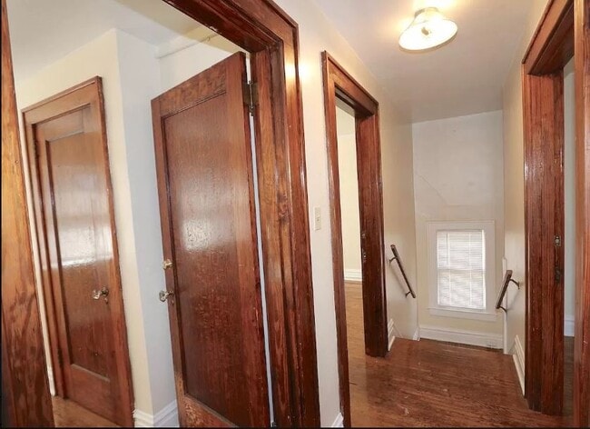 Building Photo - 2667 Chesterfield Ave