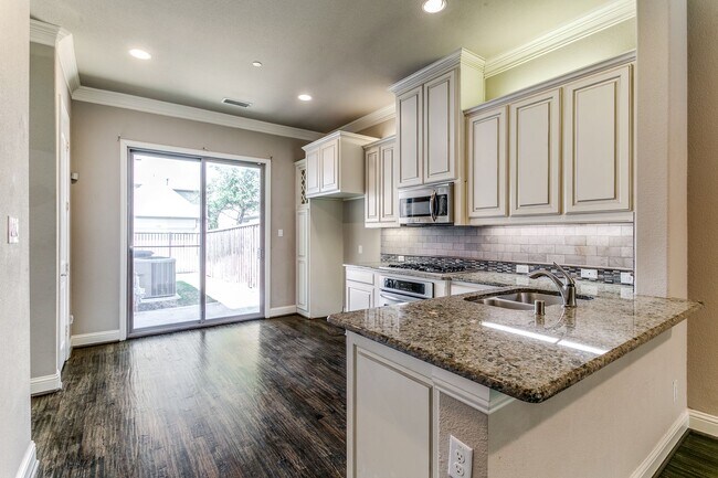 Building Photo - 809 Milton Way