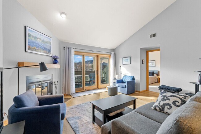Building Photo - Flatiron View Retreat with Vaulted Ceilings & Private Balcony