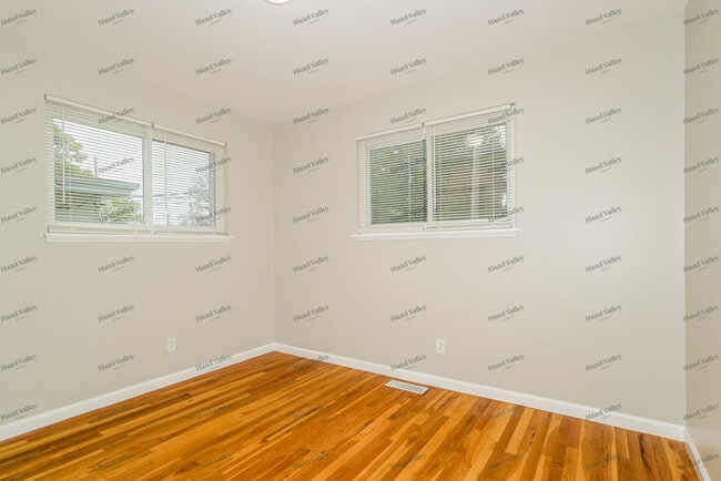 Building Photo - 1145 Boone St