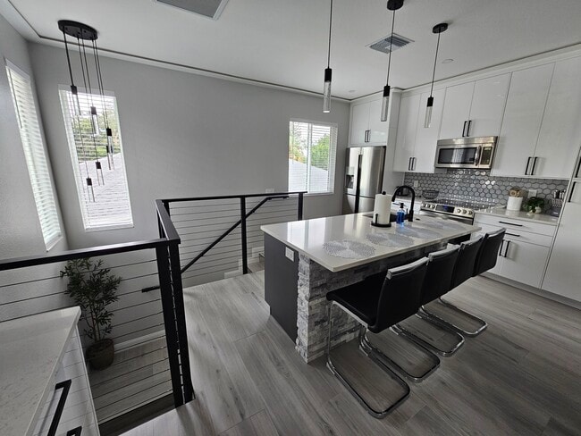 Building Photo - 8797 Rose Way