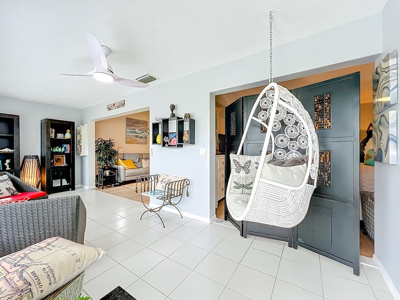 Building Photo - 760 Lake Orchid Cir