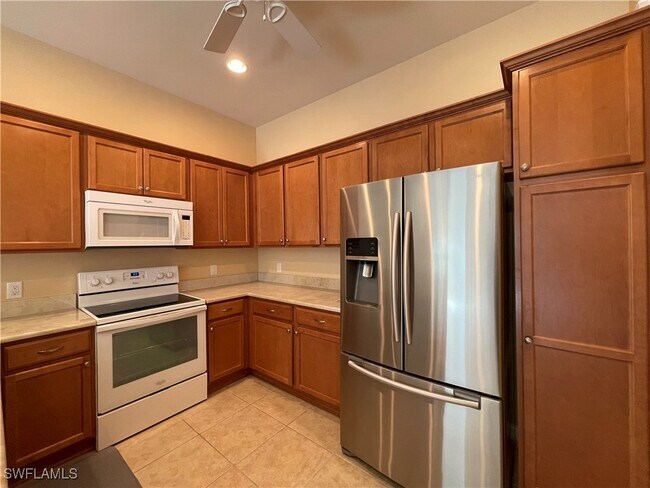 Building Photo - 8642 Genova Ct