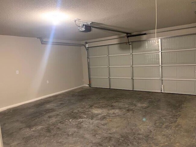 Building Photo - Spacious and Comfy 4 bedroom house in Bentonville! FOR RENT