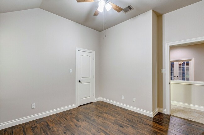 Building Photo - 27923 Silverstream Ct