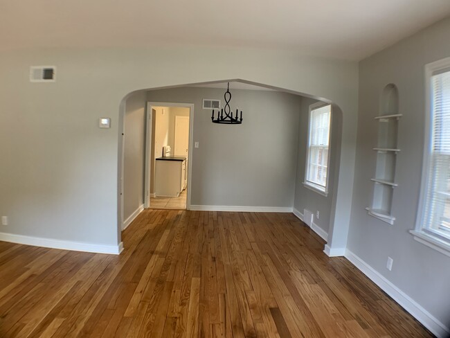 Dining room - 6603 Milwaukee Ave