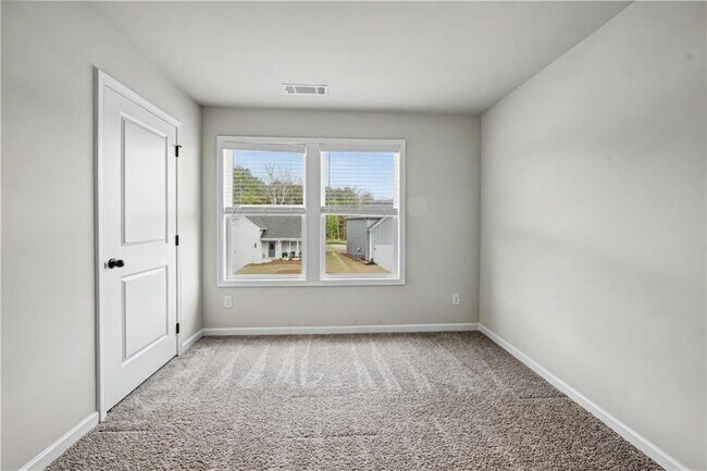 Building Photo - 290 Fox Crk Dr