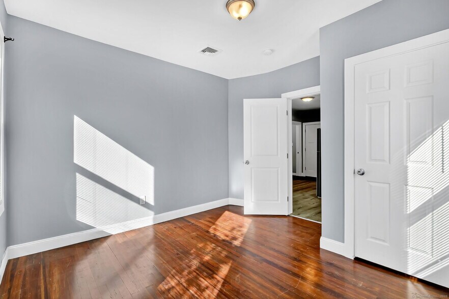 Building Photo - 14 Belden St