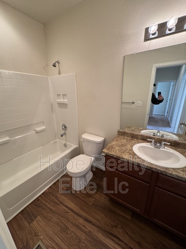 Building Photo - 6672 Kearsarge Dr