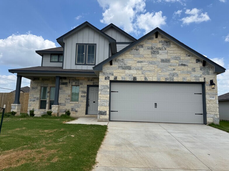 Building Photo - 5700 Foggy Lagoon Dr