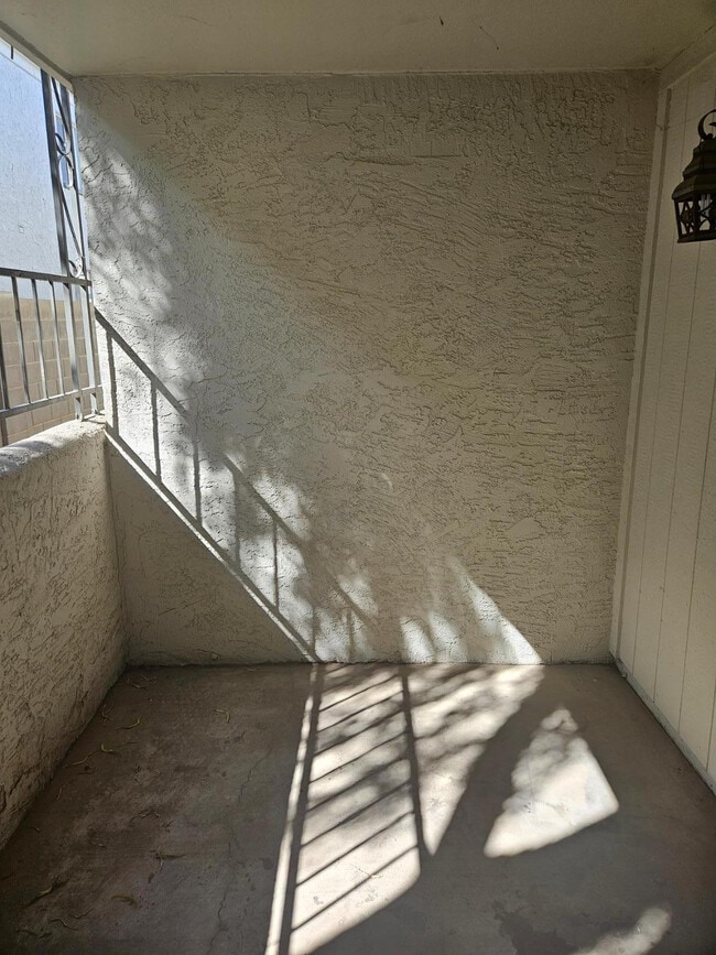 Building Photo - 1310 S Hardy Dr