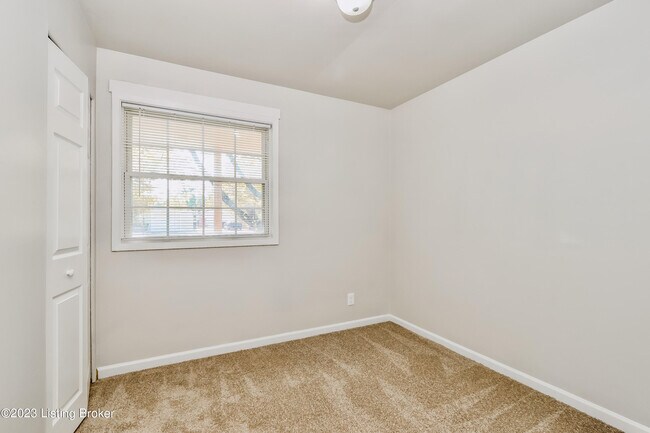 Building Photo - 413 Mac Brae Rd