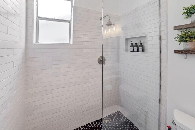 Building Photo - 603 Brookline Loop