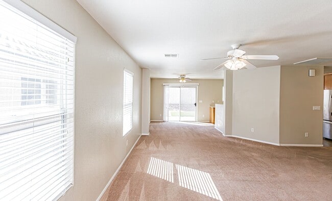 Building Photo - 4 Bedroom home located in Silverado Ranch