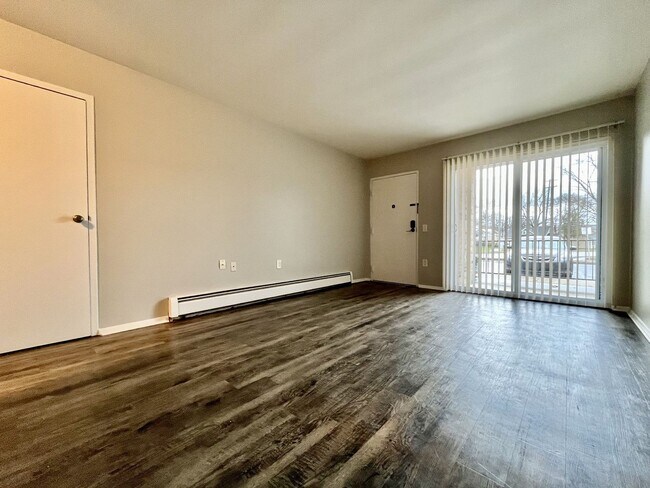 Building Photo - 508 Woodridge St NE