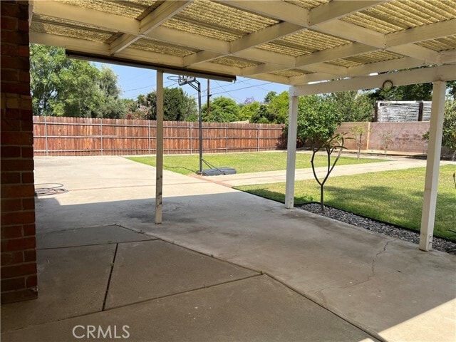 Building Photo - 235 Green Oaks Dr
