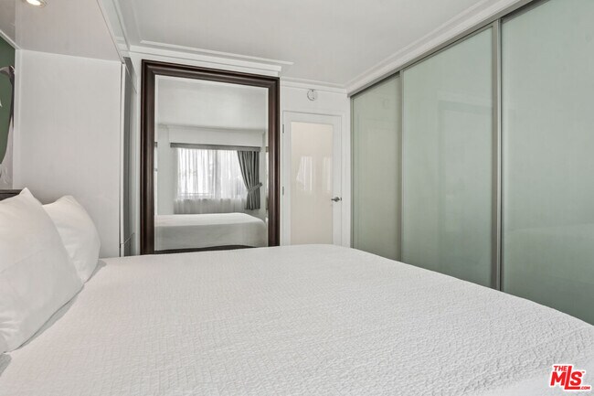 Building Photo - 1230 Horn Ave