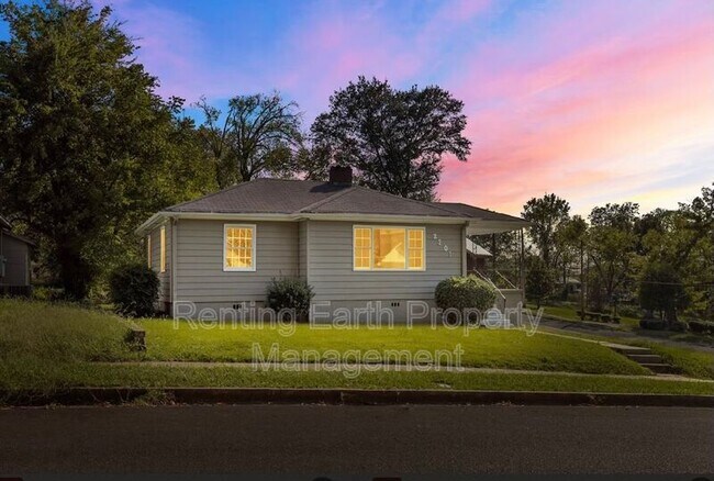 Primary Photo - 2301 27th St W