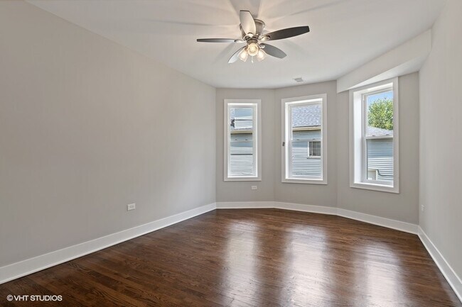Building Photo - 5349 W Van Buren St