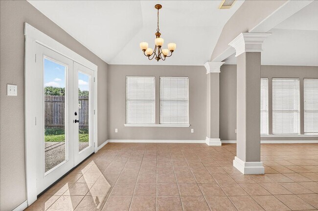 Building Photo - 5114 Spring Brook Dr