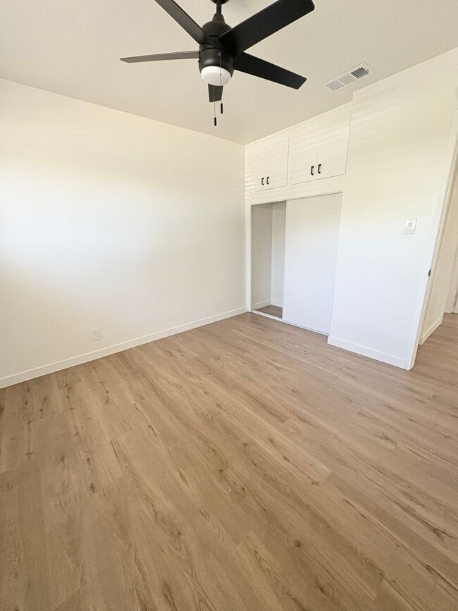 Building Photo - Lovely 3 Bedroom 1 Bath House with Garage