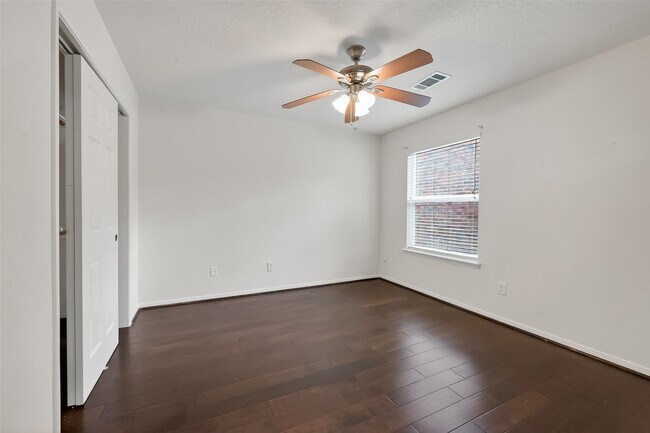 Building Photo - 19715 Azalea Brook Way