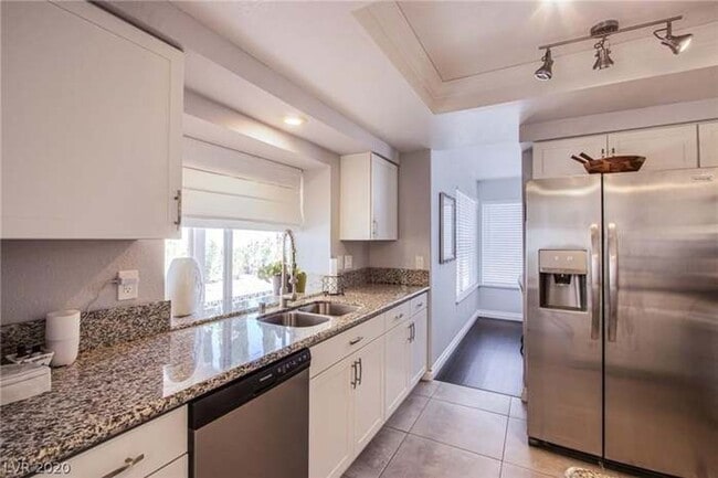 Building Photo - Summerlin Beauty! Unfurnished