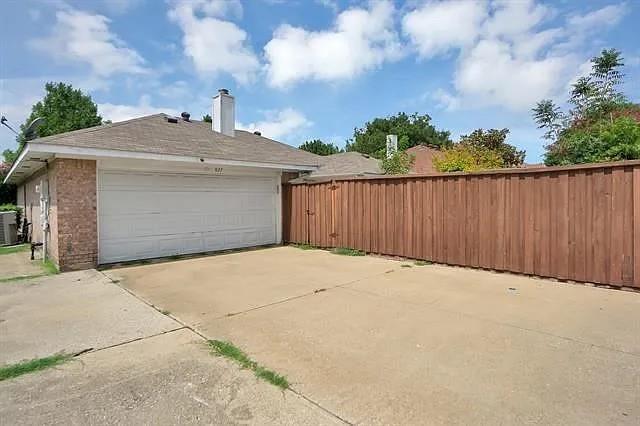 Building Photo - 827 Cornell Ln