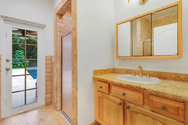 Building Photo - 67 Pacer Cir