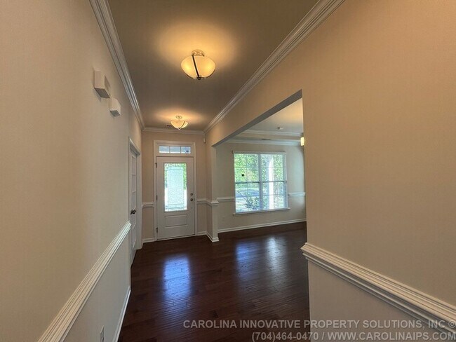 Building Photo - 385 Hawks Creek Pkwy