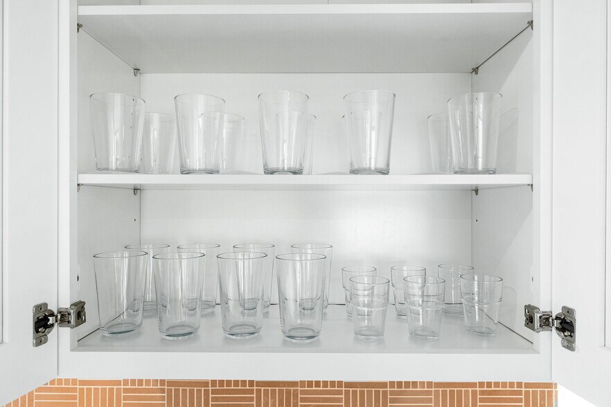 Building Photo - 3758 Gaviota Ave