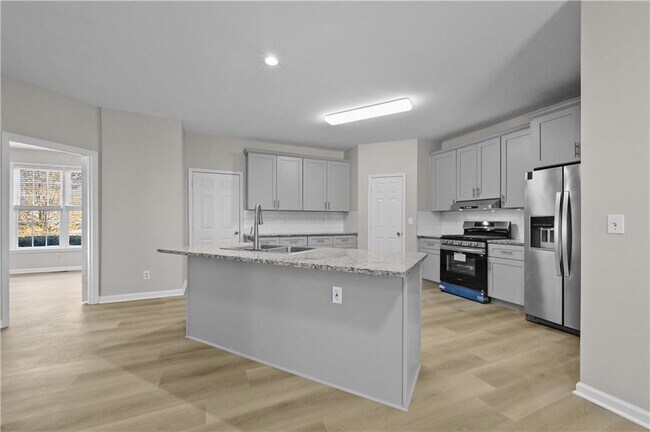 Building Photo - 137 Towne Park Dr