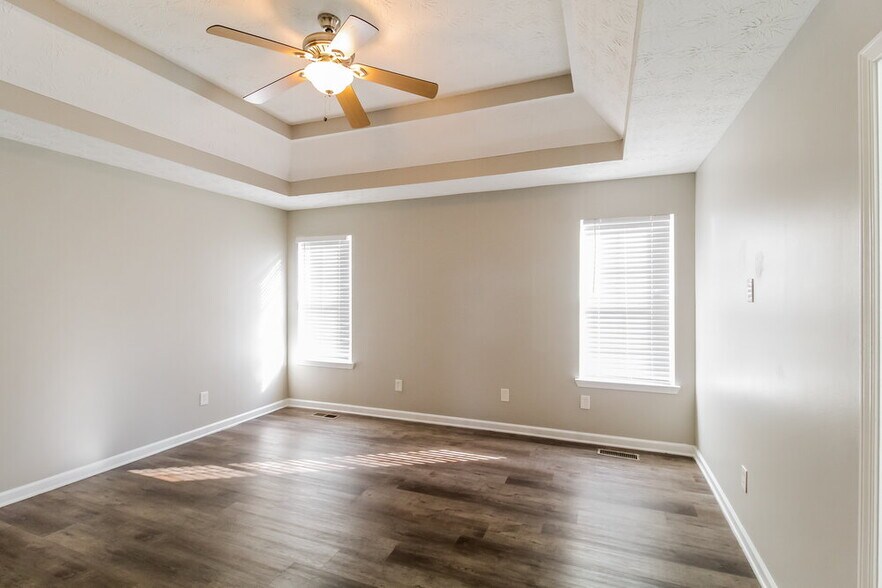Building Photo - 2098 Sugar Creek Falls Ct