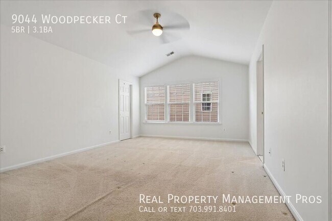Building Photo - 9044 Woodpecker Ct