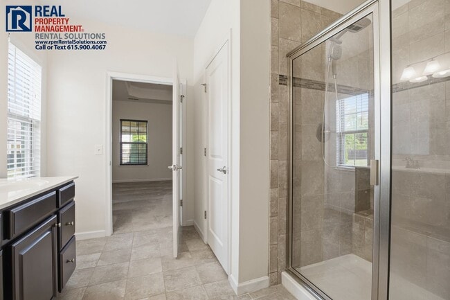 Building Photo - Gorgeous 4 bedroom brick home with bonus room and washer and dryer included! TRIPLE ROCKVALE SCHO...