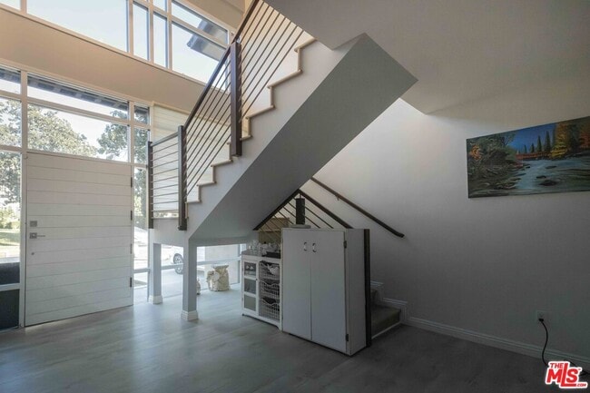 Building Photo - 1121 S Wilton Pl