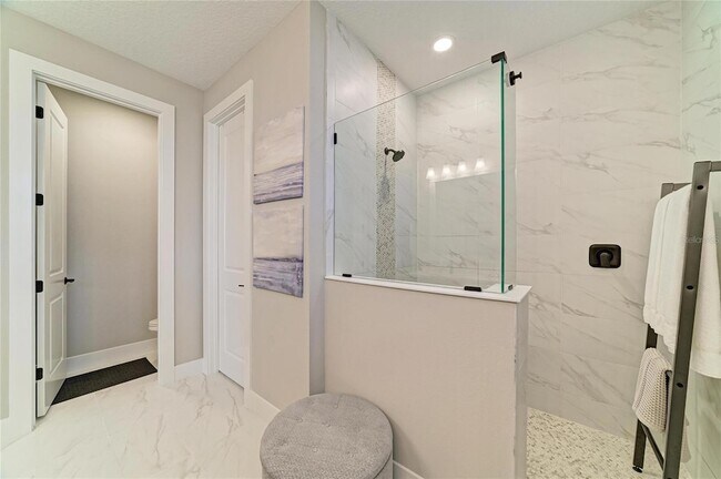 Building Photo - 1047 Waterline Ct