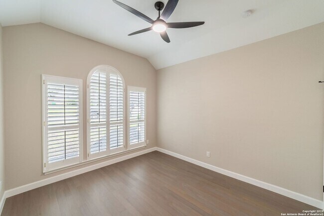 Building Photo - 18605 Elmbrook