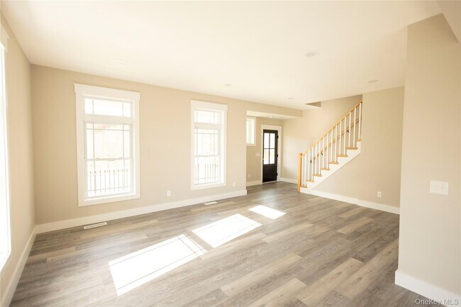 Building Photo - 104 North Rd