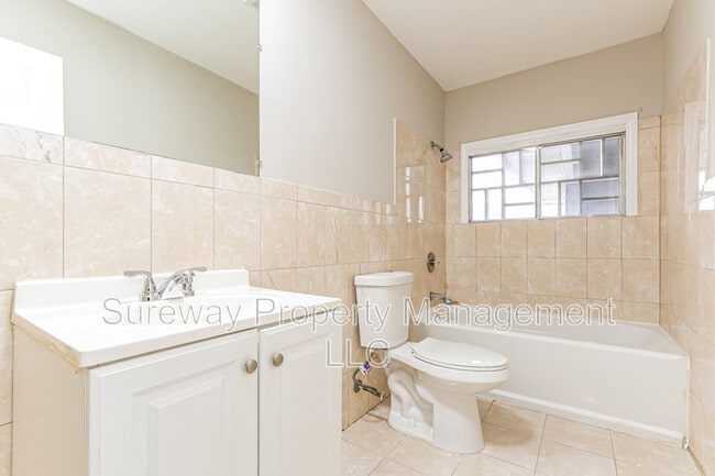 Building Photo - 40 Madestone Ln