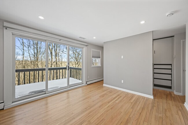 Building Photo - 75 Rivergate Dr