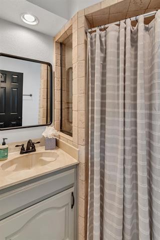 Building Photo - 4215 Green Meadow E