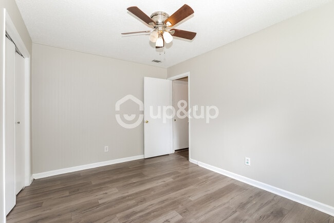 Building Photo - Fantastic 3bd/1.5ba home! Let yourself in!