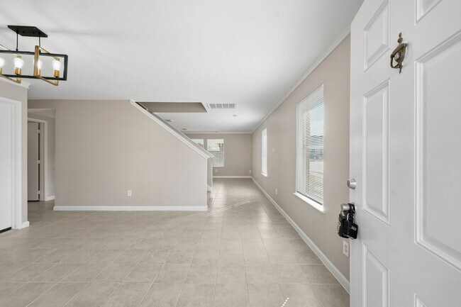 Building Photo - 21619 Knightsbrook Ln